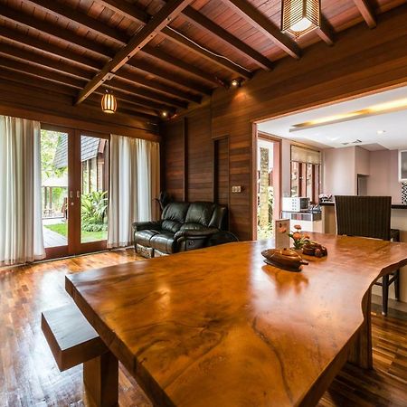 Raja Woods Villa Джимбаран Екстер'єр фото